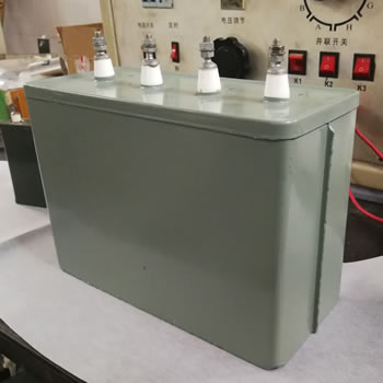 CBBFJ型交流金屬化聚丙烯薄膜介質(zhì)電容器實(shí)物圖