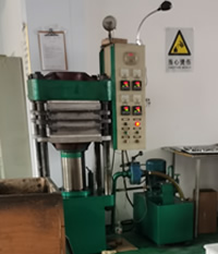 打壓機(jī)
